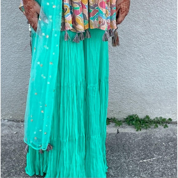 Shalwar kameez Kurta top Ghagra style pants in green multi color Duppatta XS-S - Picture 17 of 17